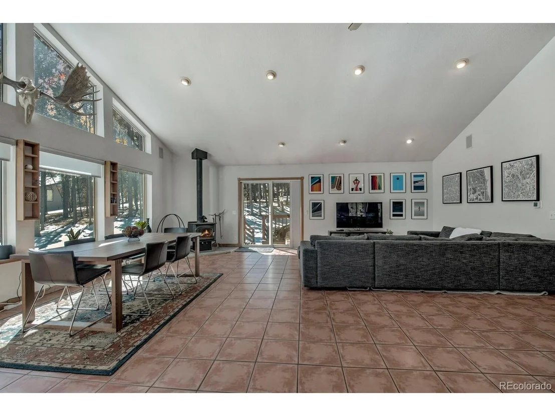 Photo of 154 Lakeside Dr