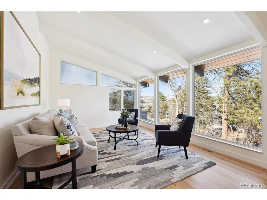 Photo of 14800 Foothill Rd