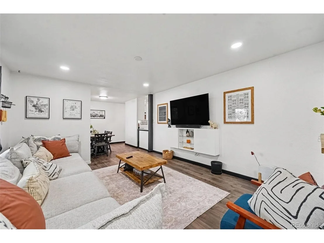 Photo of 9161 Vine St