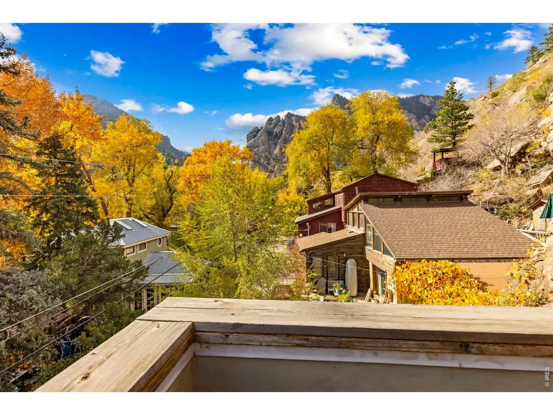 Photo of 22 Artesian Dr