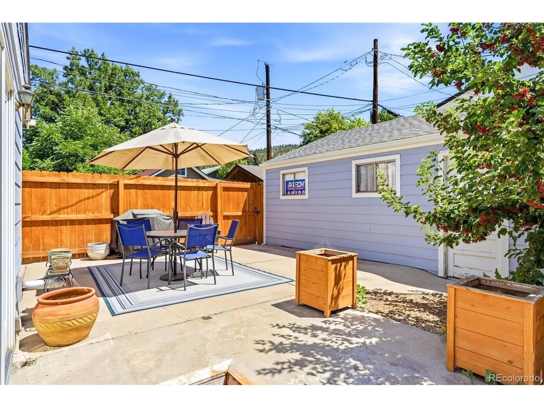 Photo of 317 3rd Ave
