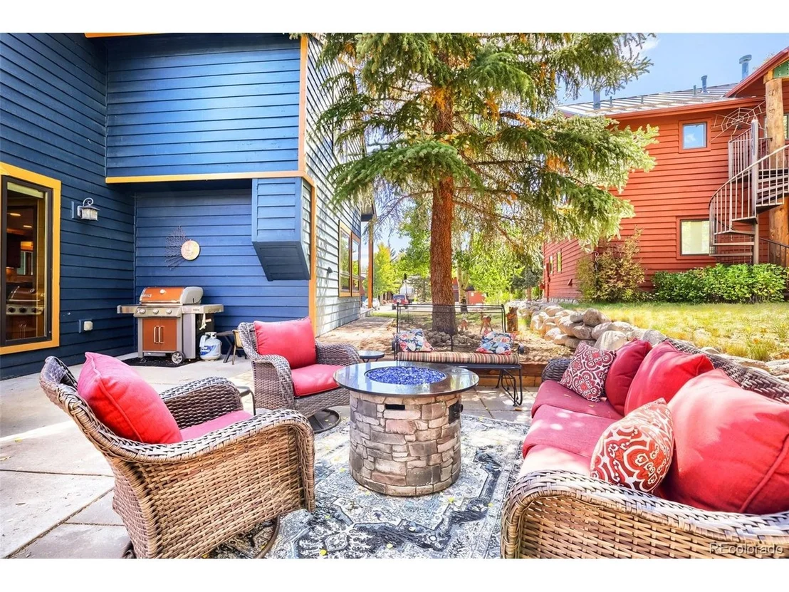 Photo of 460 W Coyote Dr