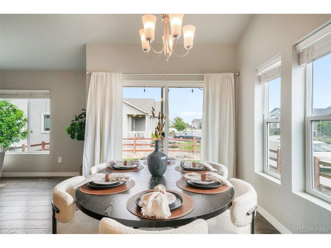Photo of 2583 Lakes Edge Dr