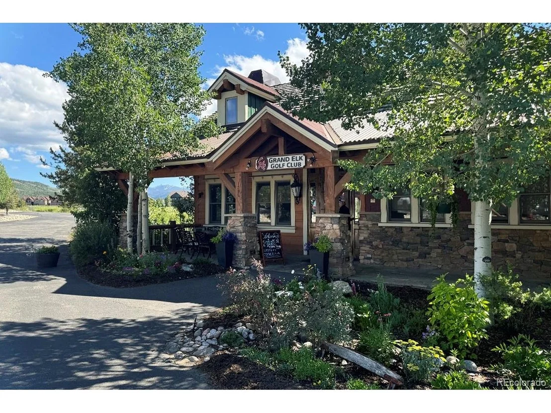 Photo of 844 Saddle Ridge Cir