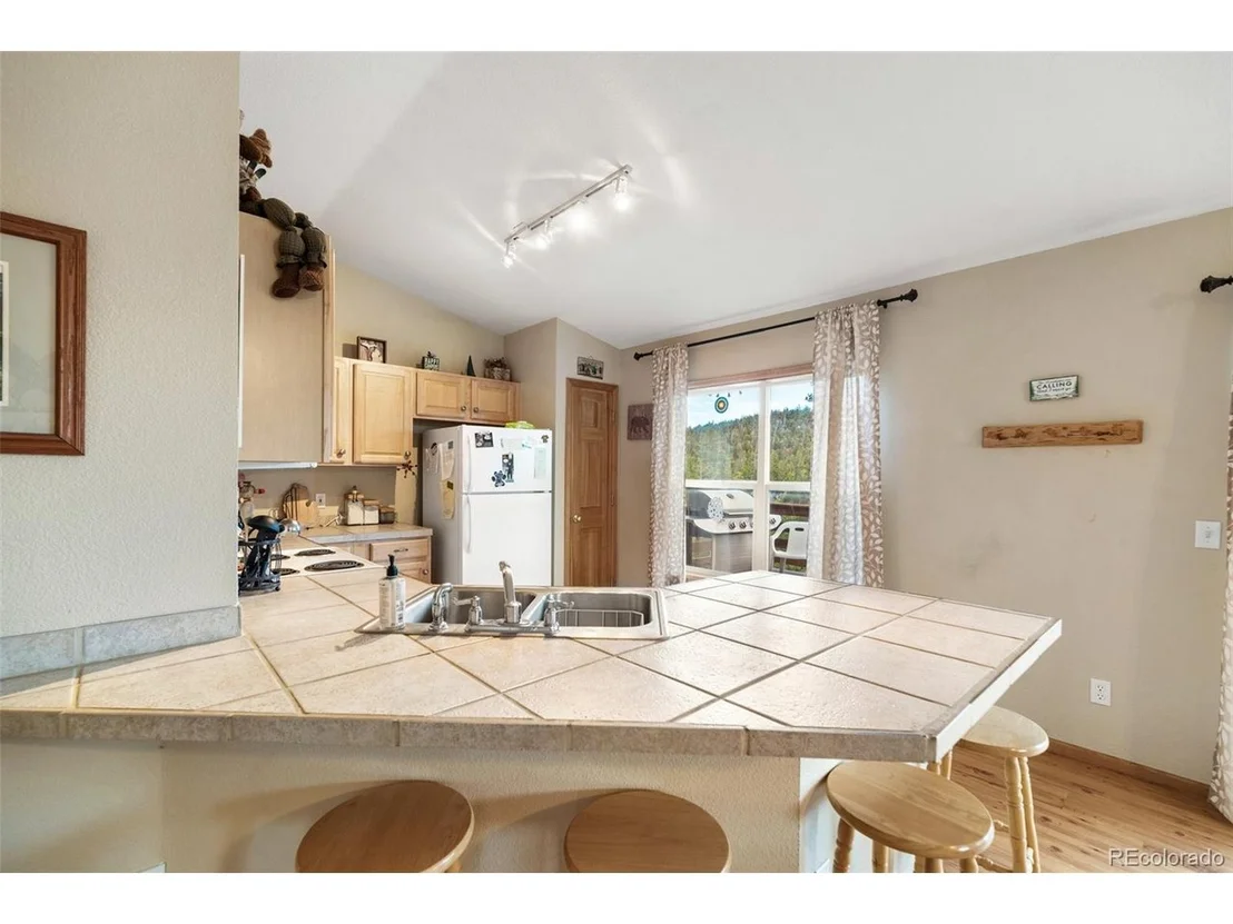 Photo of 274 Folsom Dr