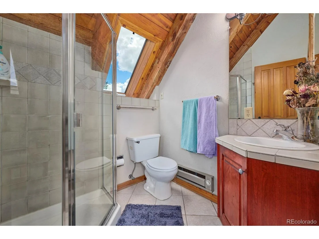 Photo of 2847 Ridge