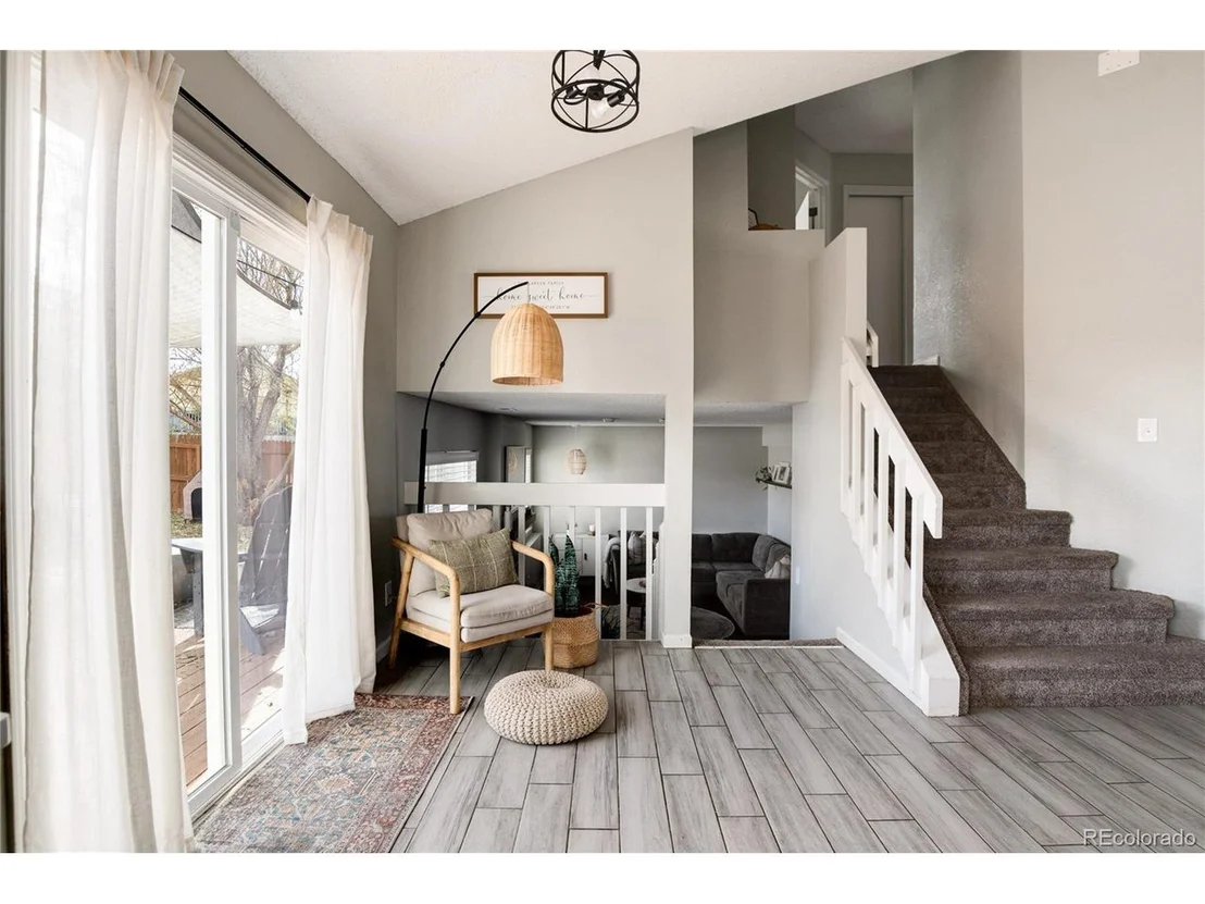 Photo of 250 N Holcomb Cir