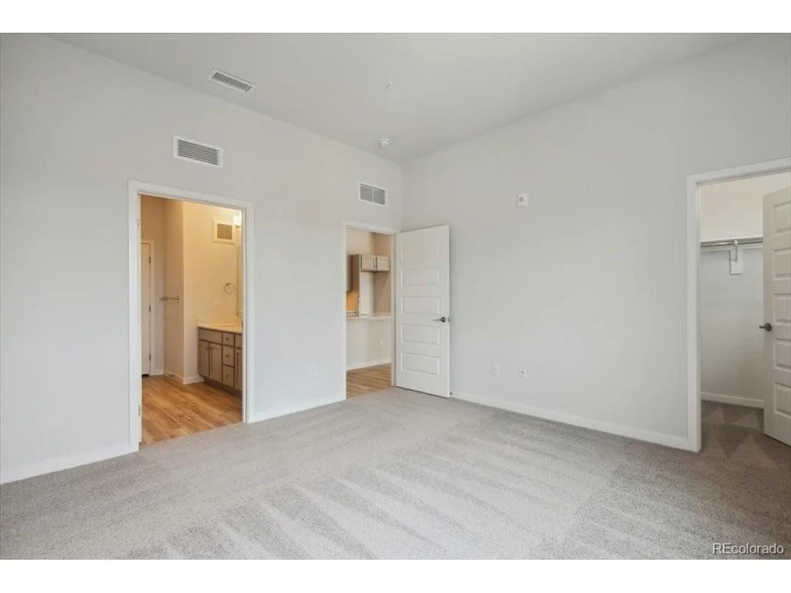 Photo of Unit 1407 at 487 Interlocken Blvd