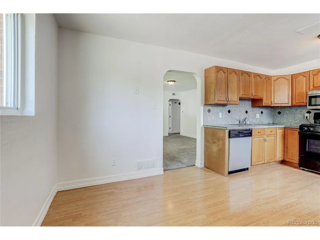 Photo of 9200 Vine St