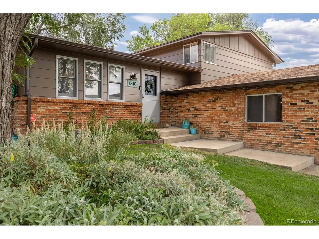 Photo of 1310 Hilltop Dr