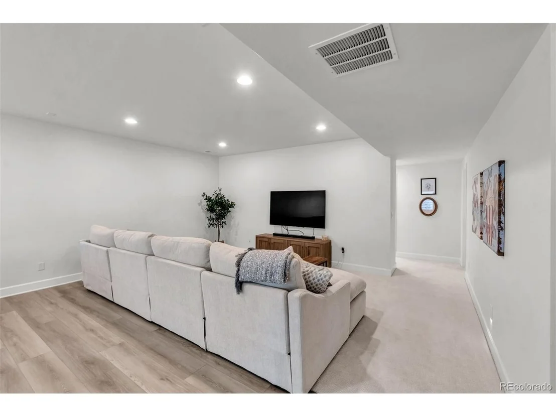 Photo of 5534 Riverbend Ave