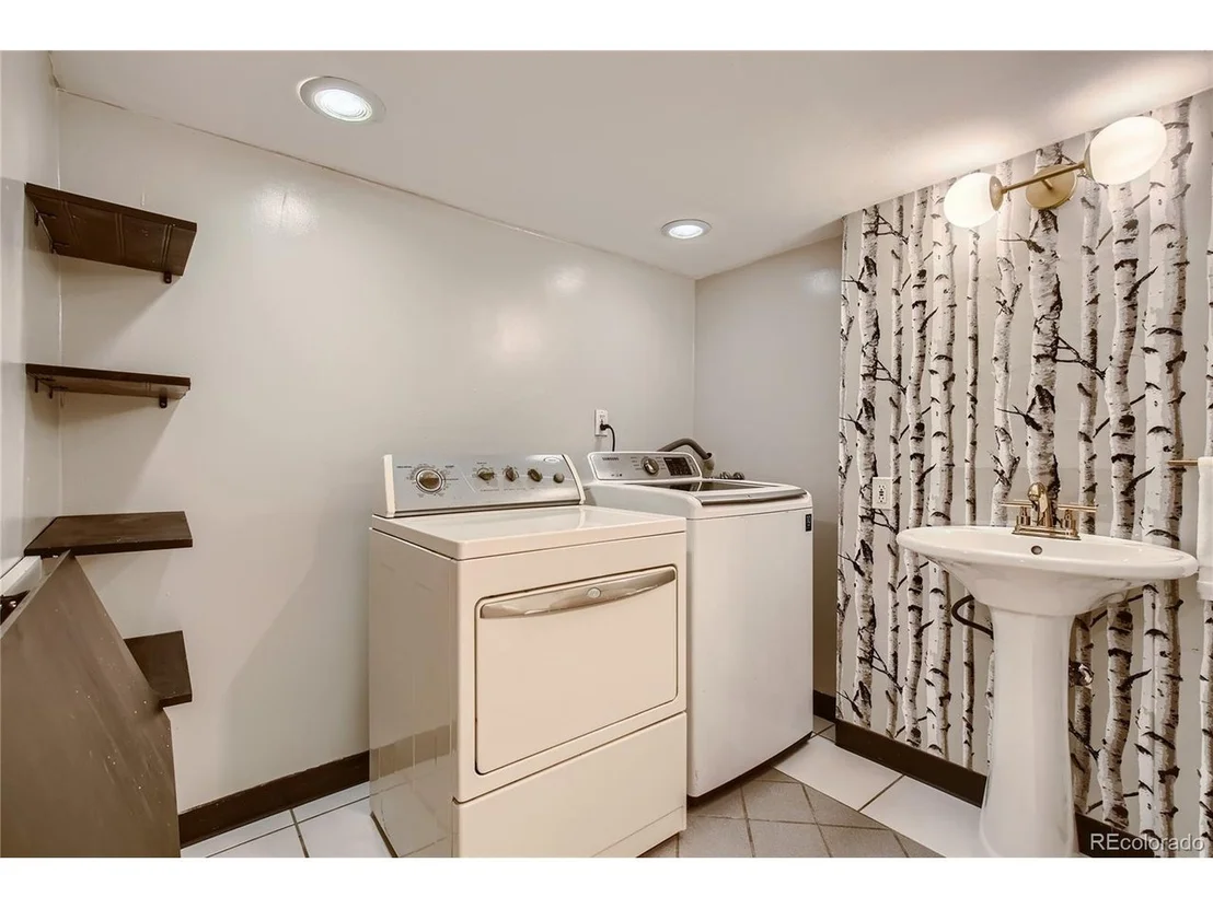 Photo of 2811 W 4th Ave