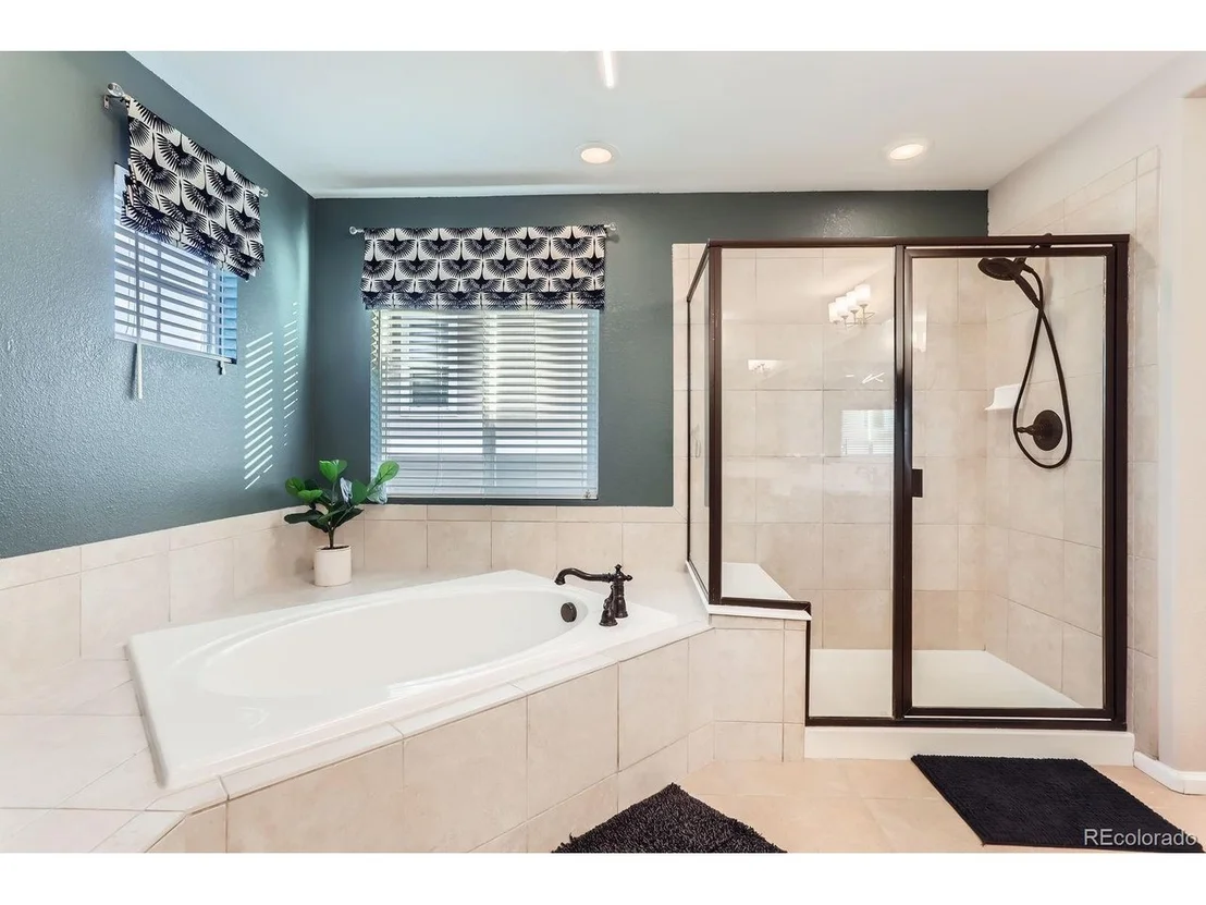 Photo of 11013 Valleybrook Cir