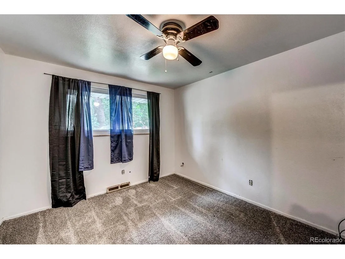 Photo of 231 Aspen Dr