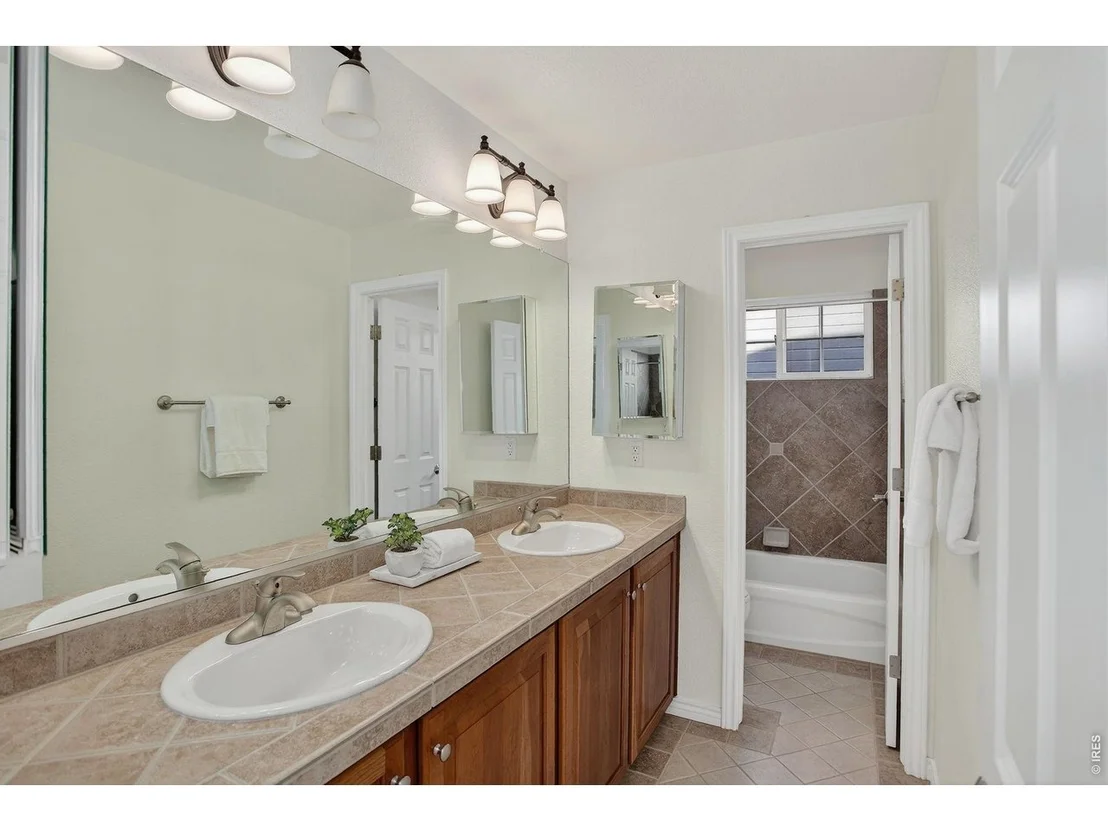 Photo of 1095 Terrace Cir S