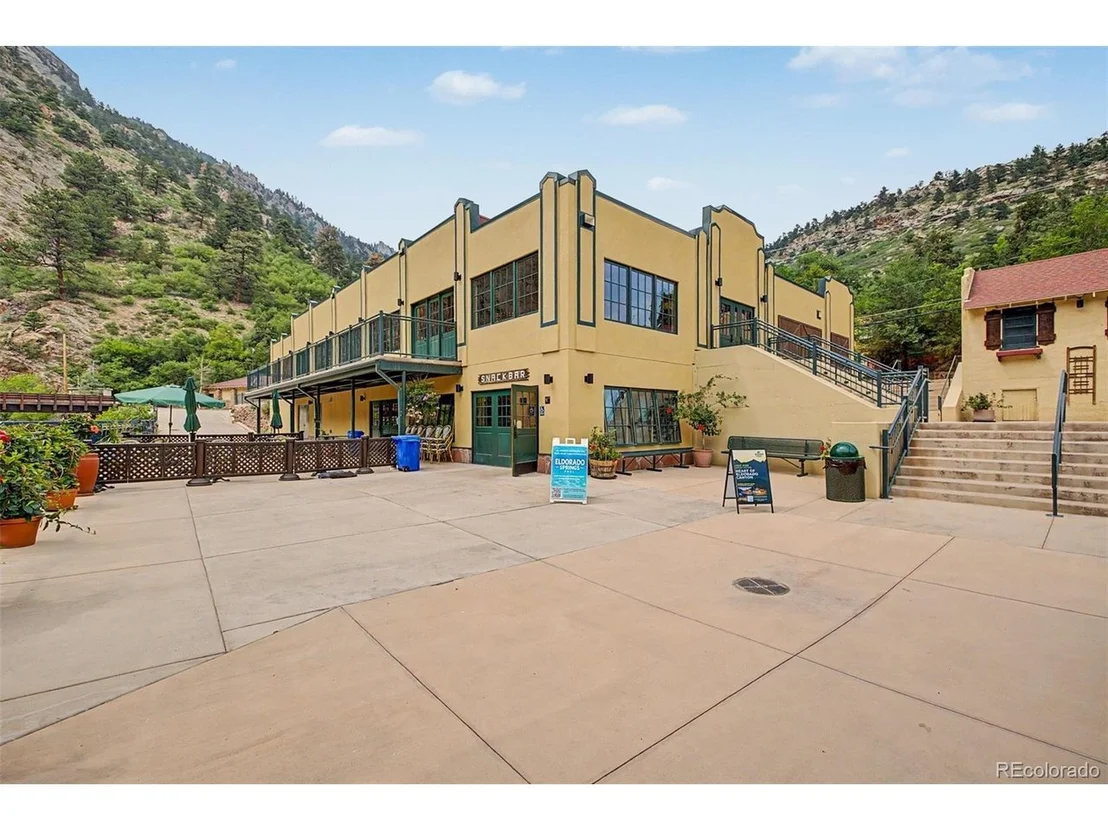 Photo of 176 Artesian Dr