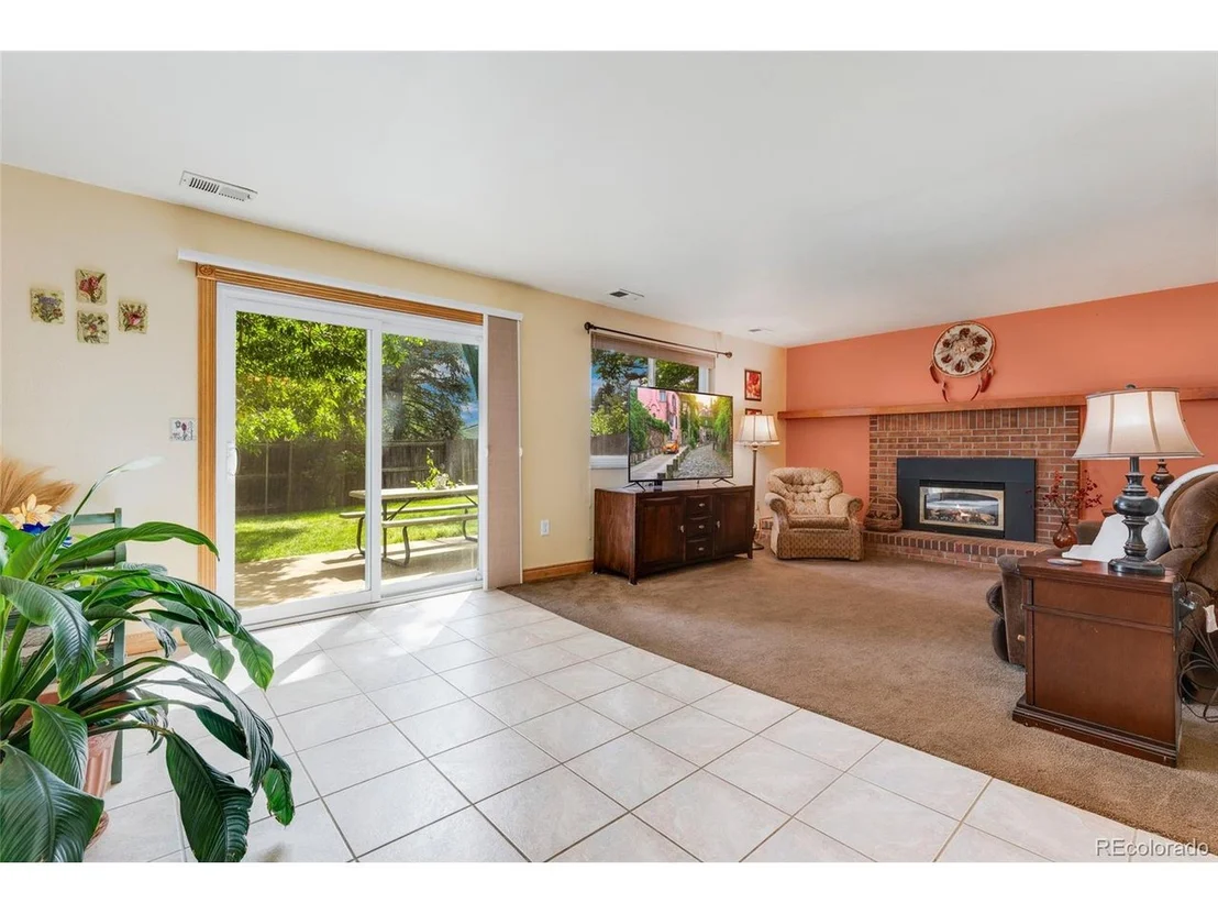 Photo of 8052 Iris Ct