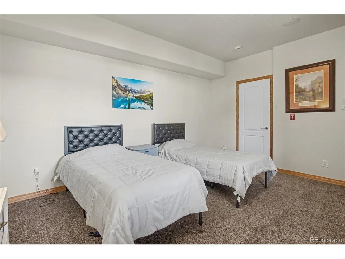 Photo of 261 Pinecrest Way