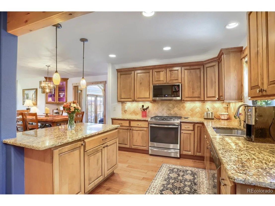 Photo of 460 W Coyote Dr