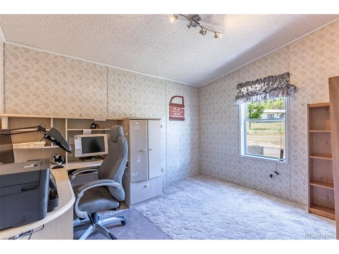 Photo of 246 Loop Dr