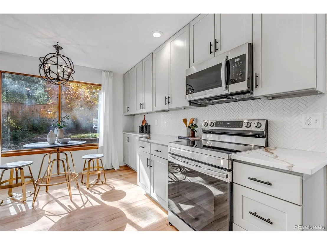 Photo of 9434 Hibiscus Dr