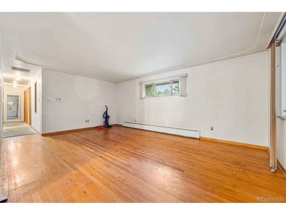 Photo of 300 Scranton St