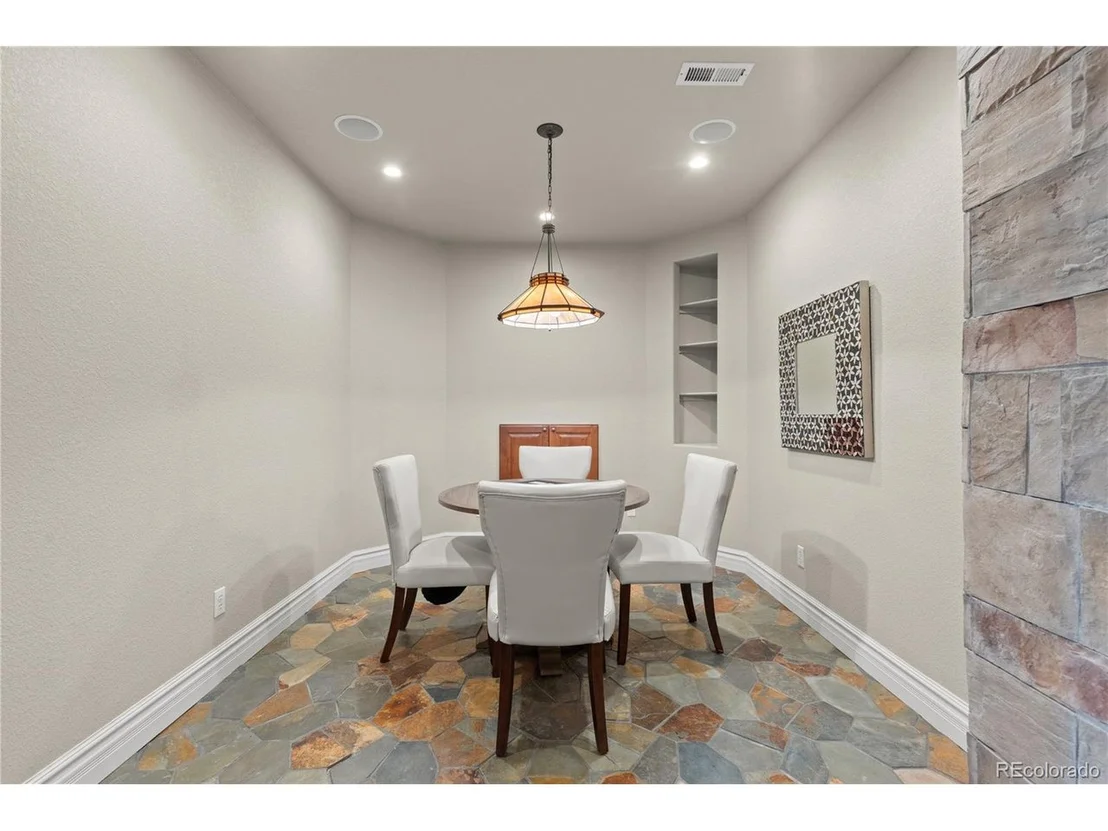 Photo of 8737 Ridgepoint Dr