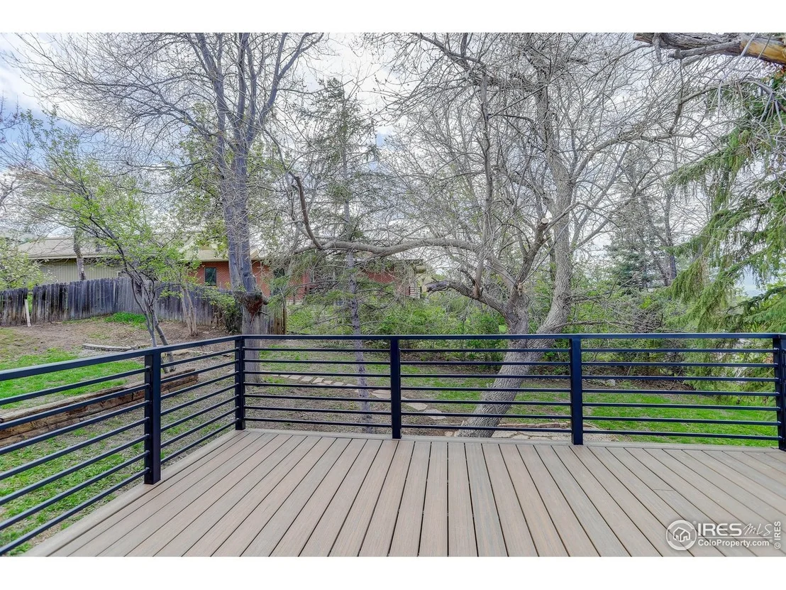 Photo of 1048 Westview Dr