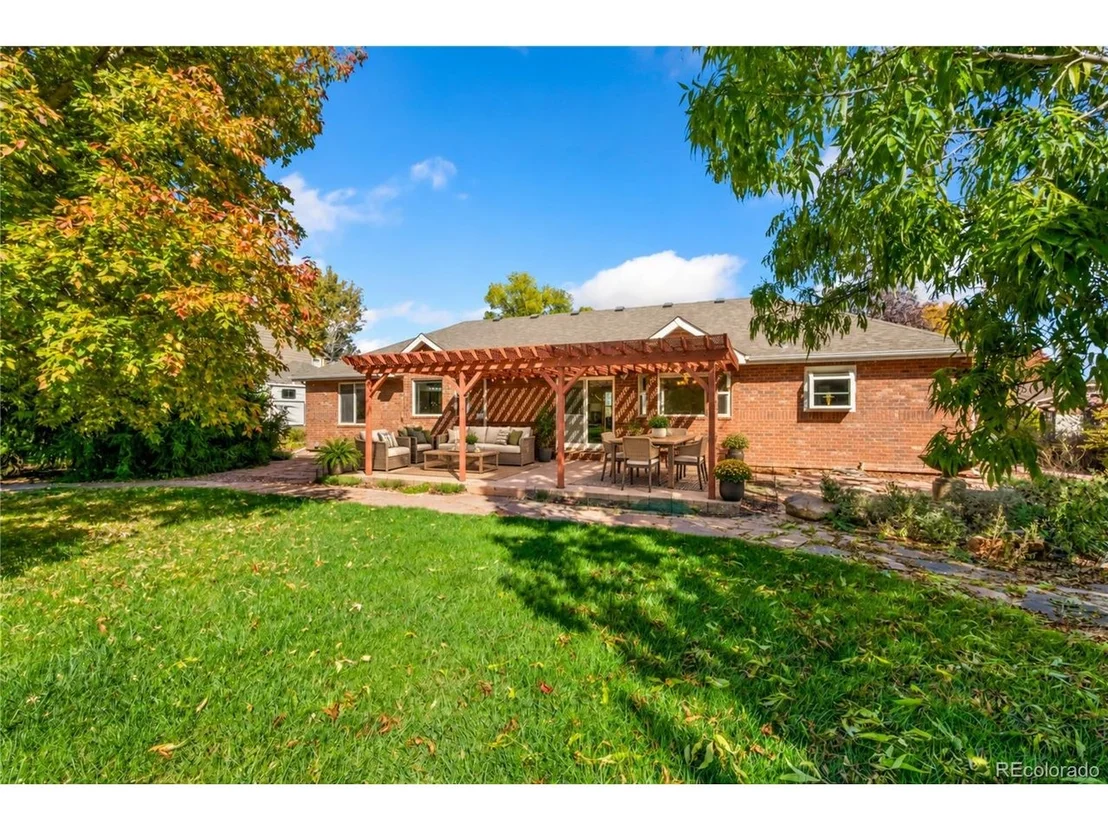 Photo of 2243 Breckenridge Dr