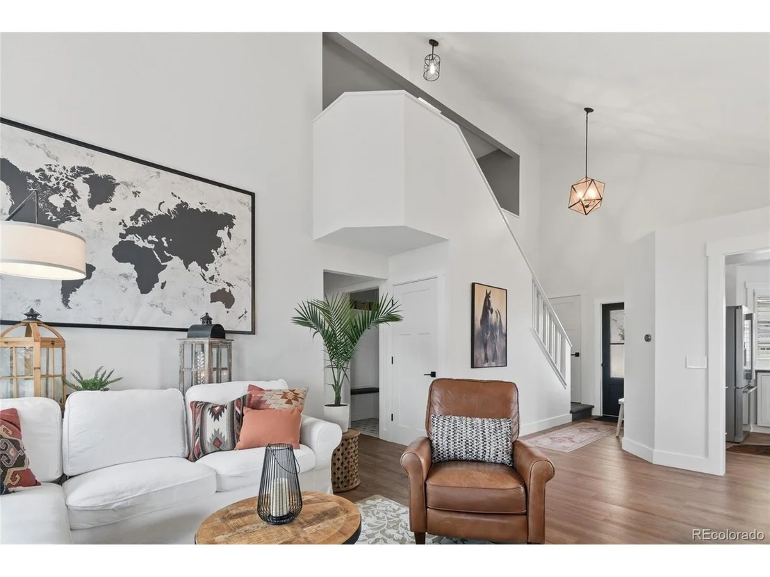 Photo of 2331 Meadows Ln