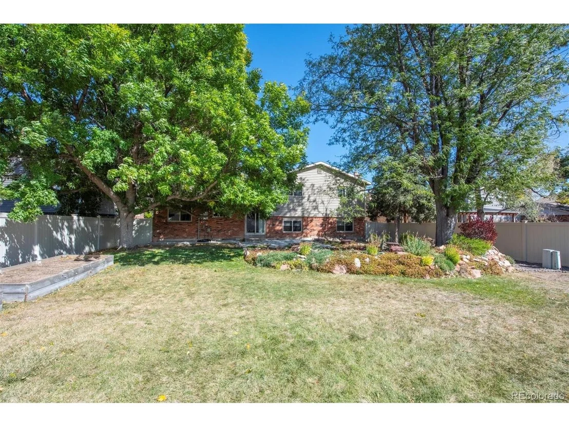 Photo of 10951 Kendall Dr