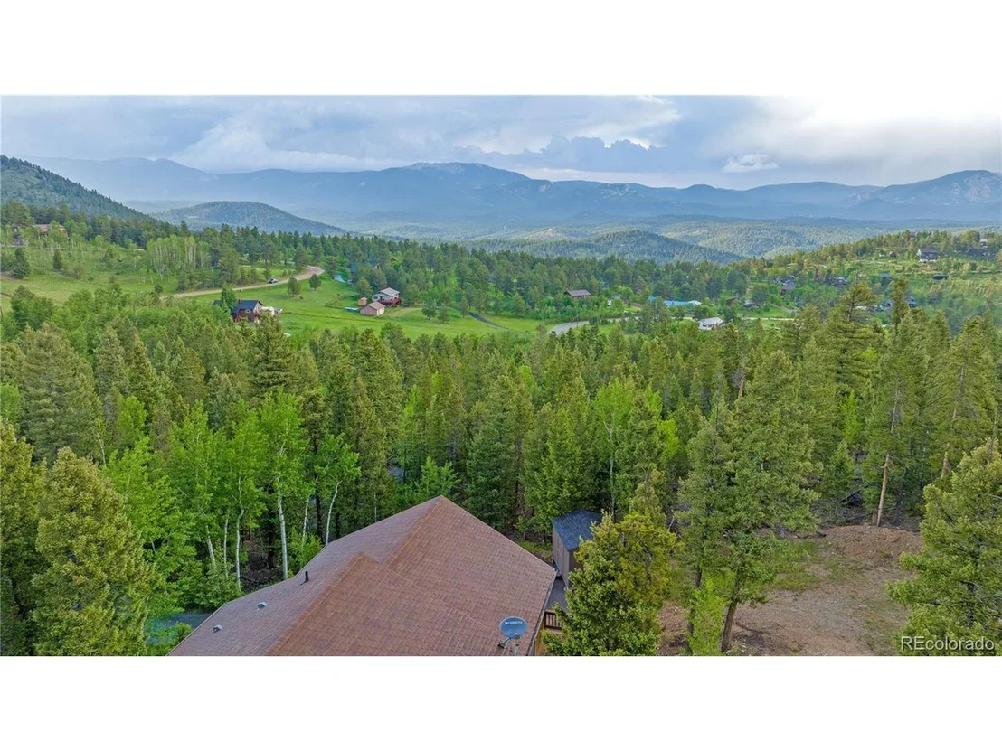 Photo of 1052 S Pine Dr