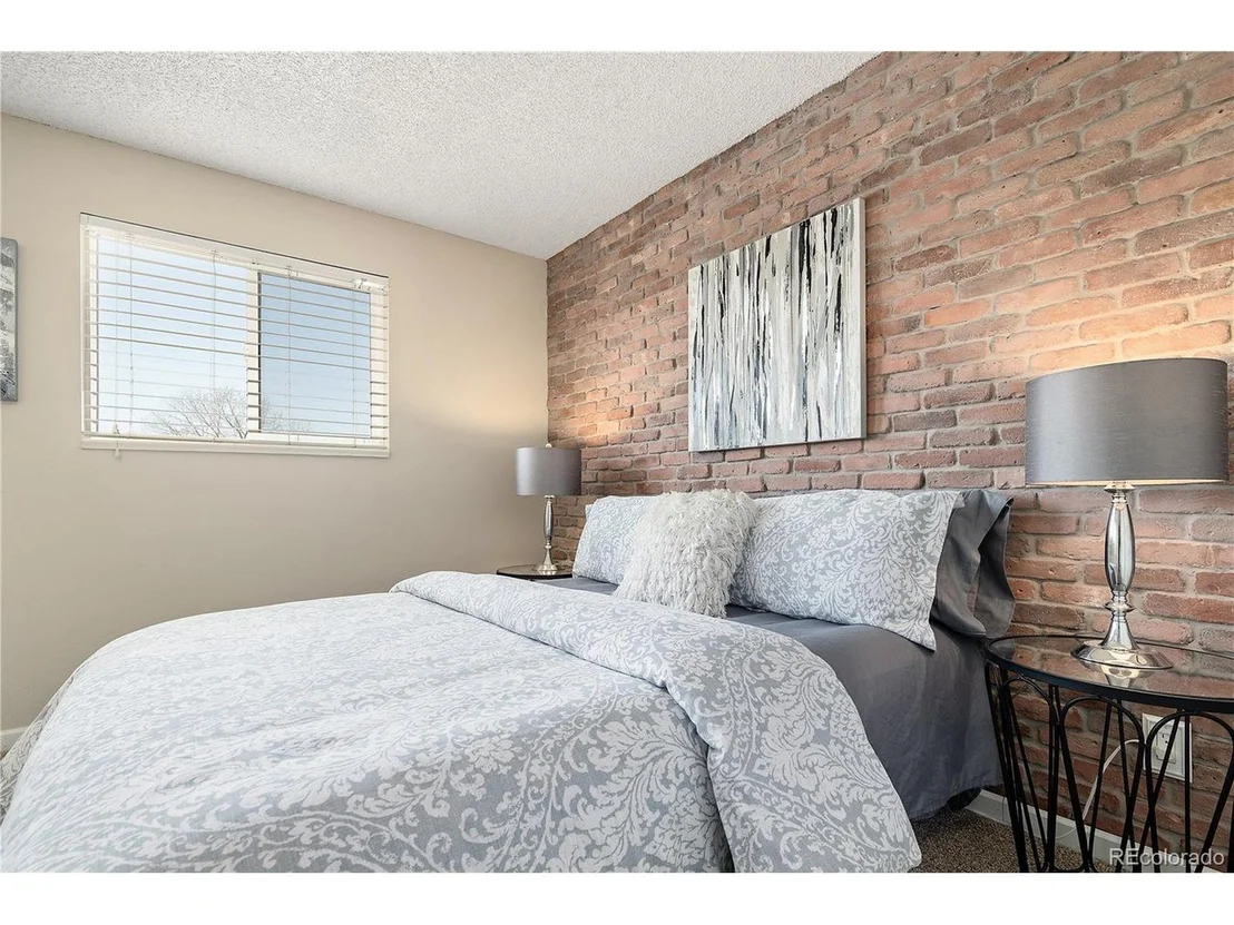 Photo of 7390 Devinney Ct