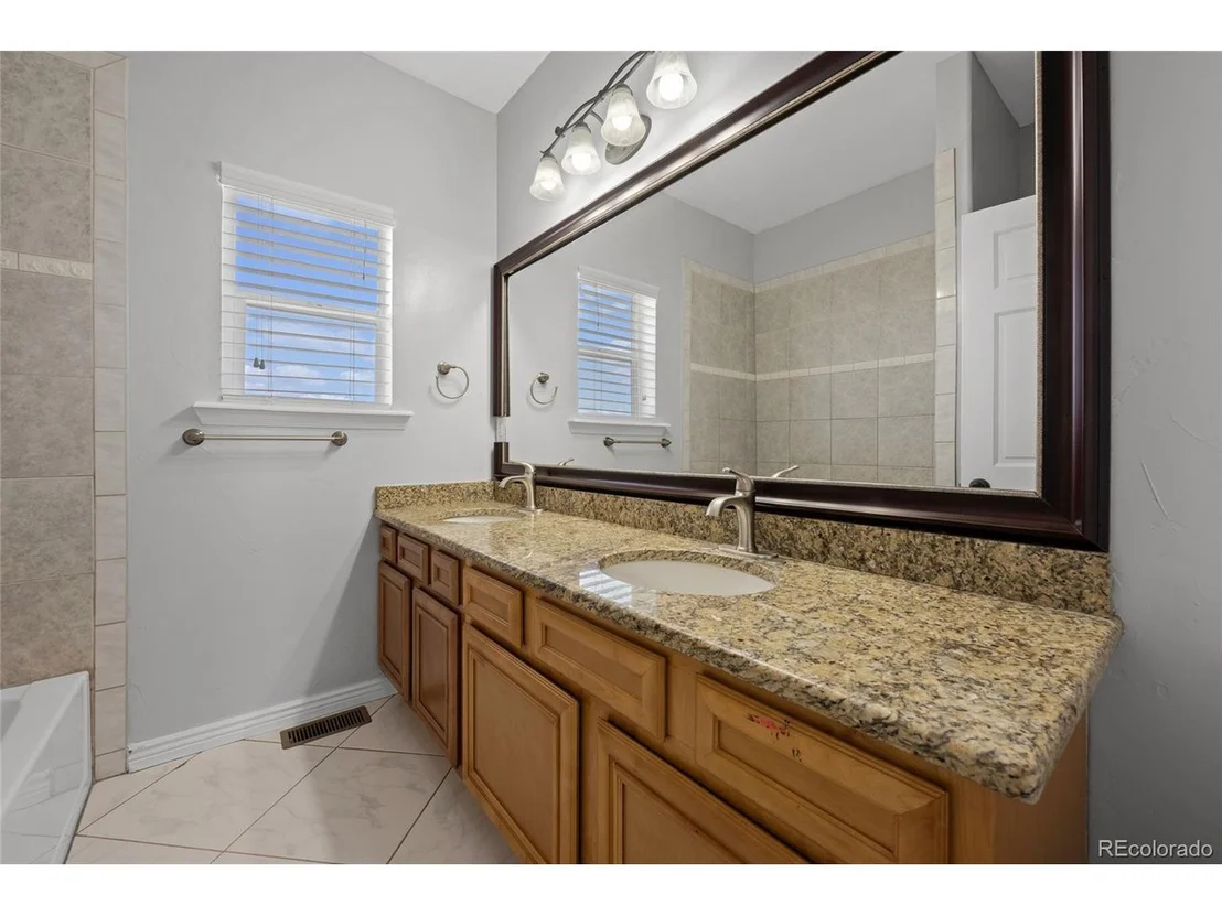 Photo of 21151 E Highway 30