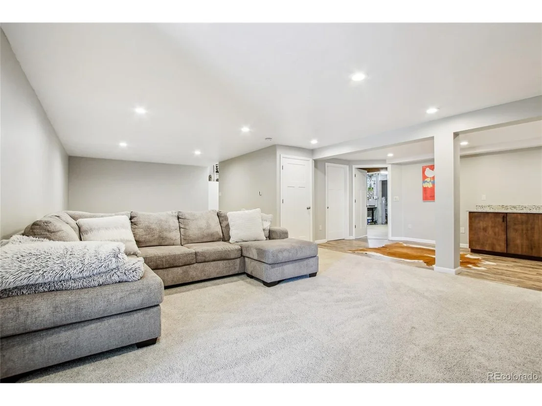 Photo of 2439 Maple Hill Dr