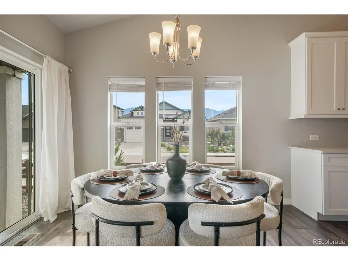 Photo of 2583 Lakes Edge Dr