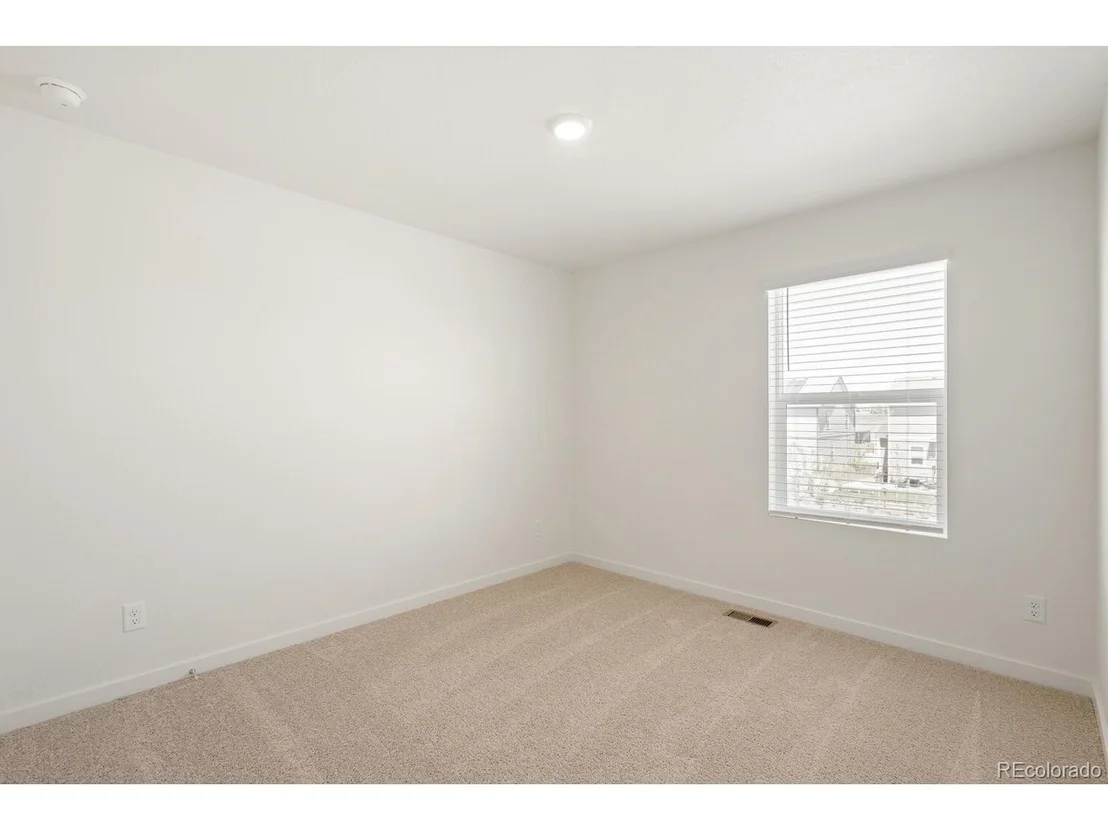 Photo of 442 Thrush Pl