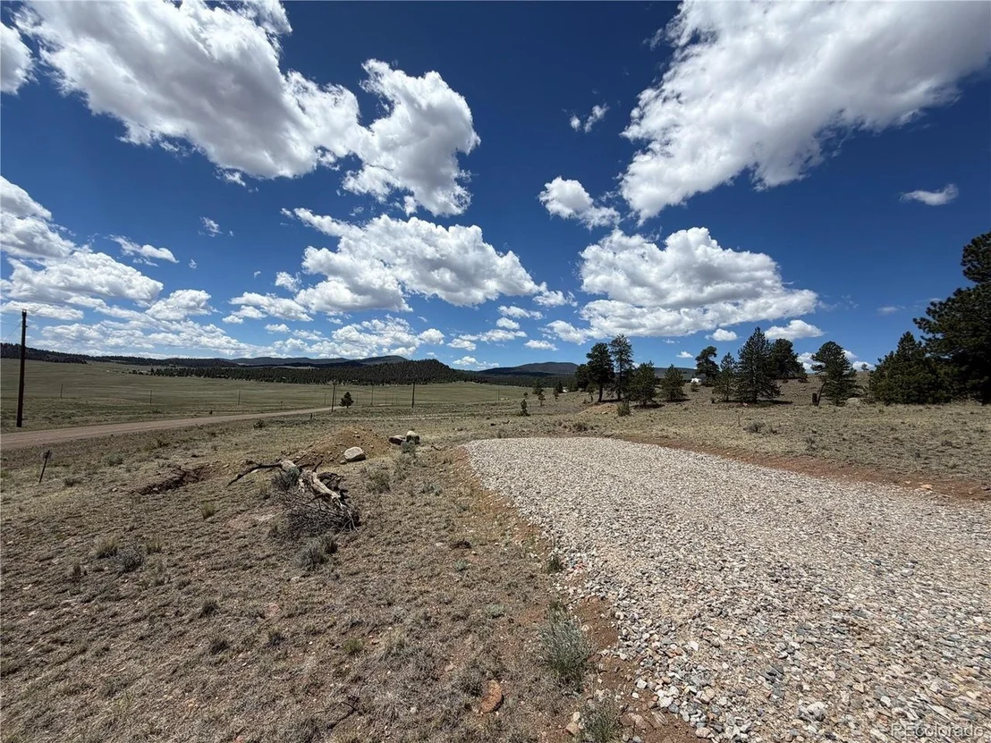 Photo of 595 Bridle Path