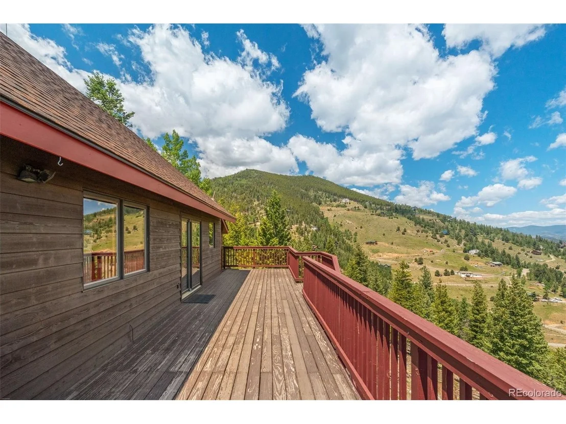 Photo of 848 Aspen Dr