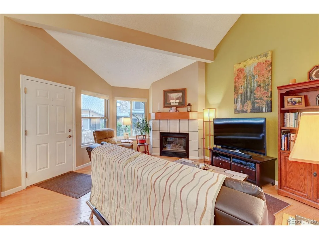Photo of Unit E at 8774 Allison Dr