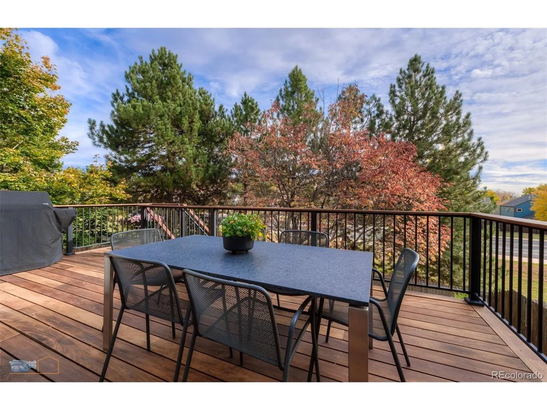 Photo of 592 Spruce Cir