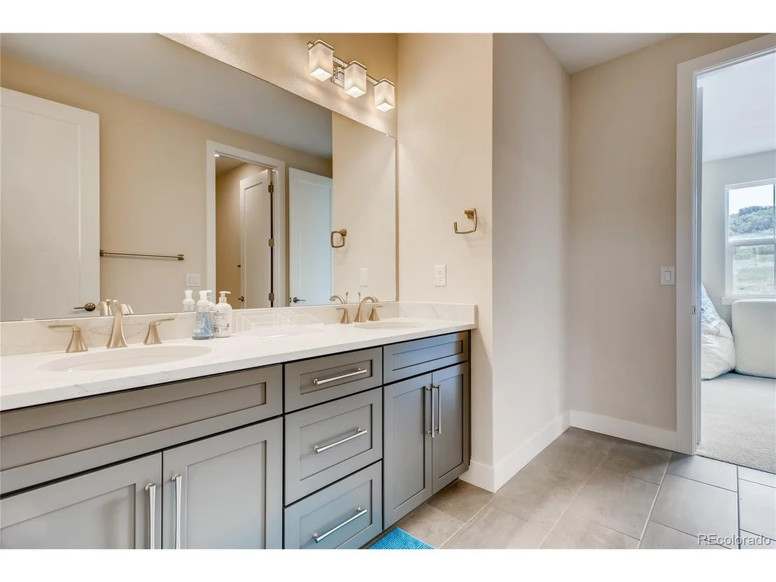 Photo of 9625 Viewside Dr