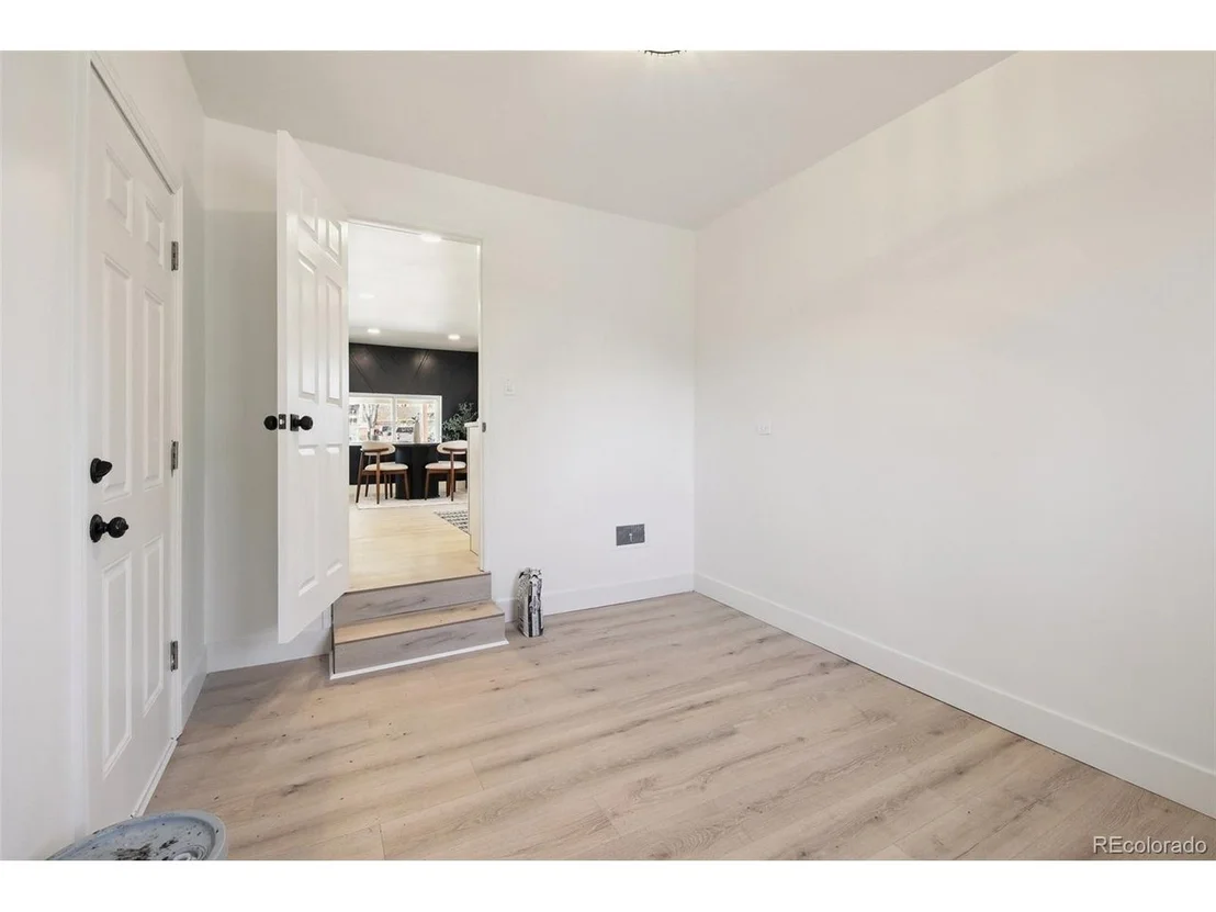 Photo of 256 King St