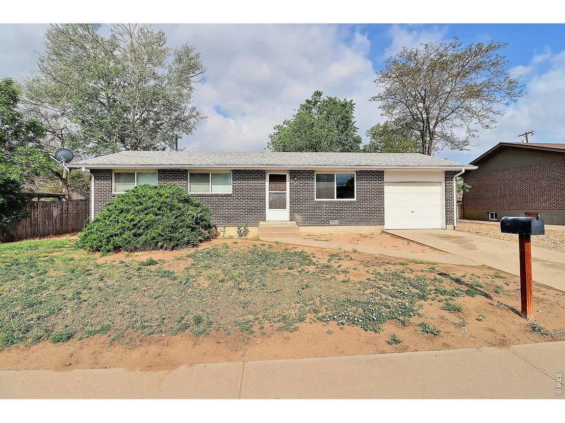 Photo of 3011 Lakeside Dr