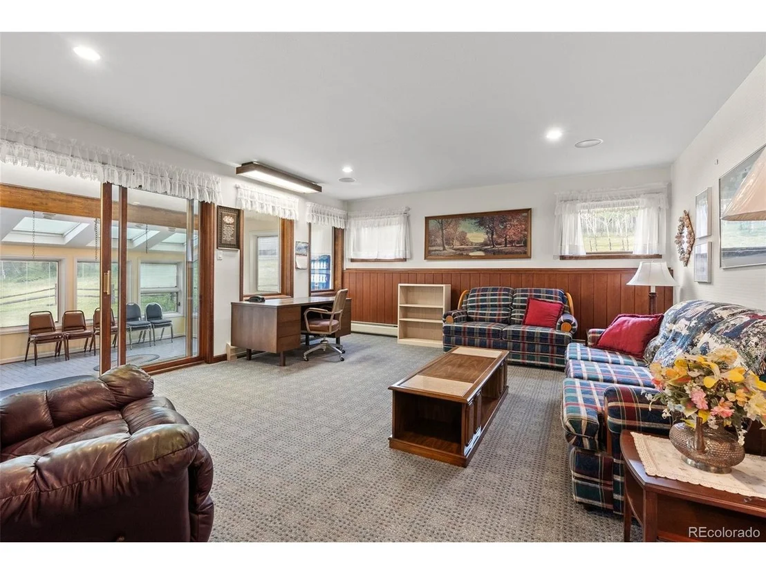 Photo of 1680 Crow Valley Rd