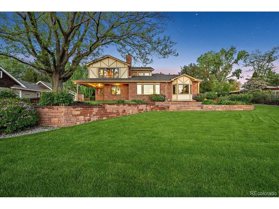 Photo of 35 Skyline Dr