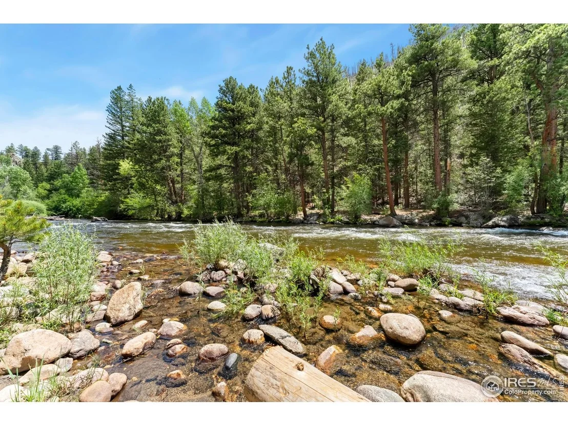 Photo of 277 Riverside Dr