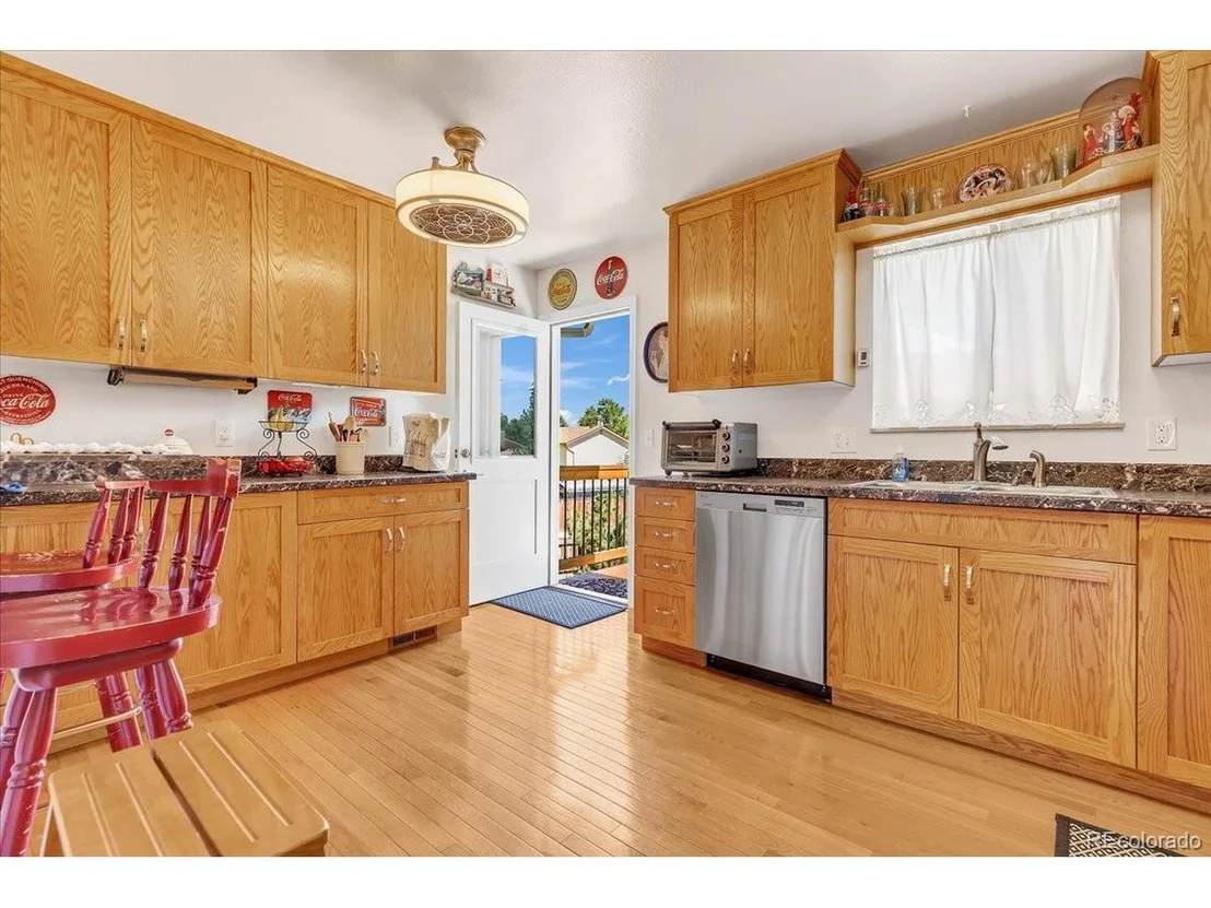 Photo of 1772 Dover St