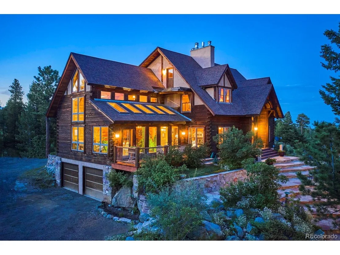 Photo of 2847 Ridge