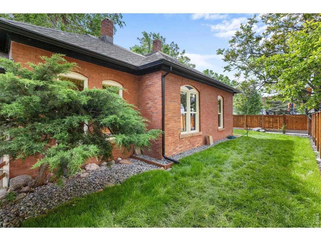 Photo of 1905 Arapahoe Ave